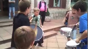 2014 🥁La Colla Xica dels timbalers d'Alpens, escalfant motors per a la Festa Major!